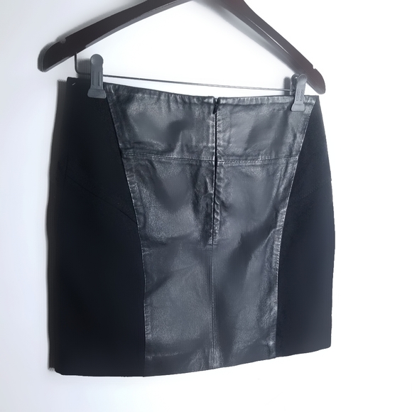 BB DAKOTA Genuine Leather Mini Skirt Back Zip Closure PinTuck Detail Small BLK - Picture 3 of 6